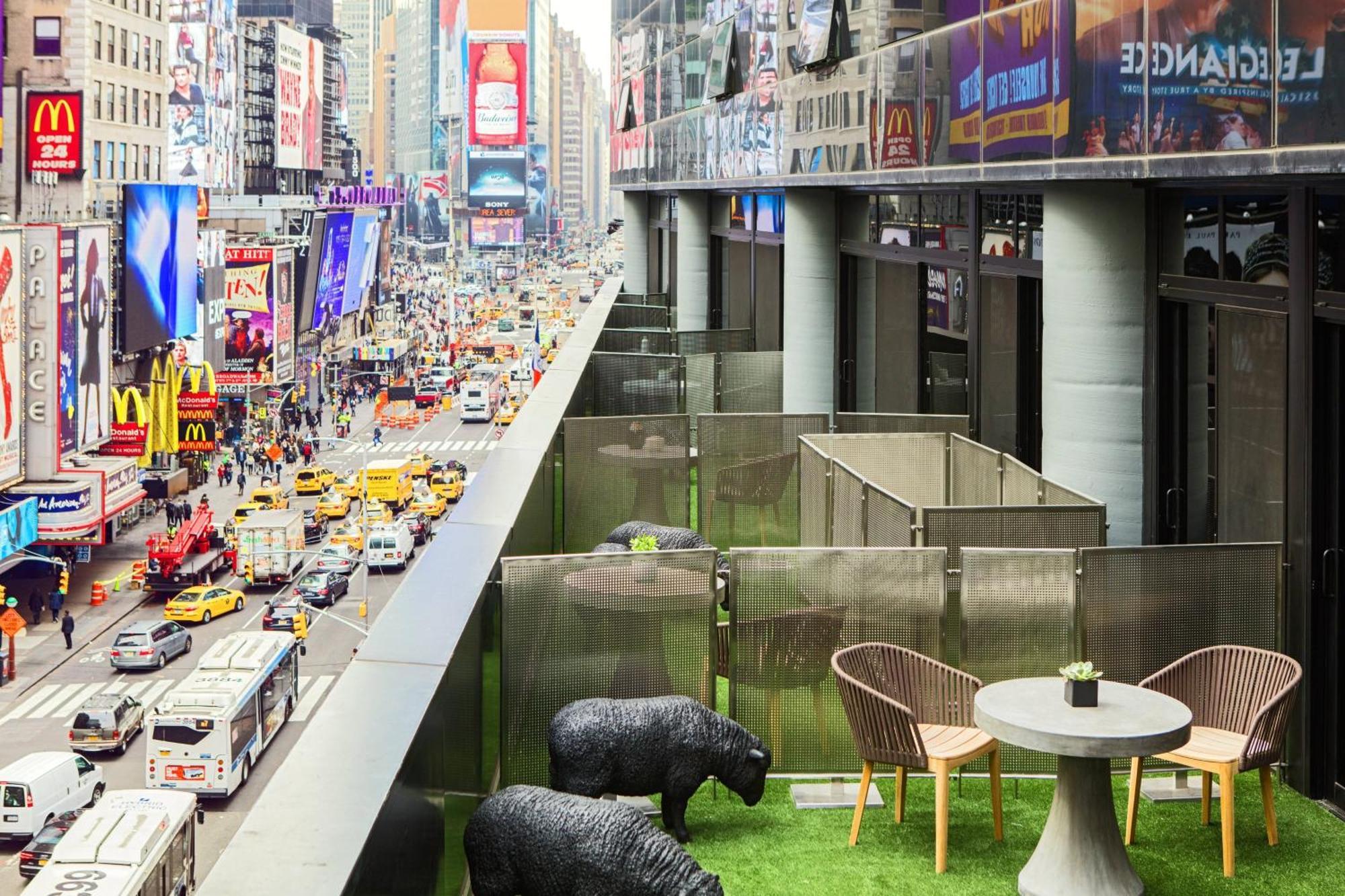 Renaissance New York Times Square By Marriott Ξενοδοχείο Εξωτερικό φωτογραφία
